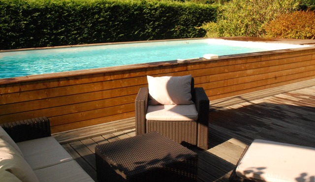 Heated pool, sauna, pond, forest 10 'from the ocean