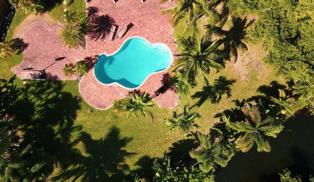 Heated Pool Sleeps 10 Near Amerant Arena & DRV PNK Stadium
