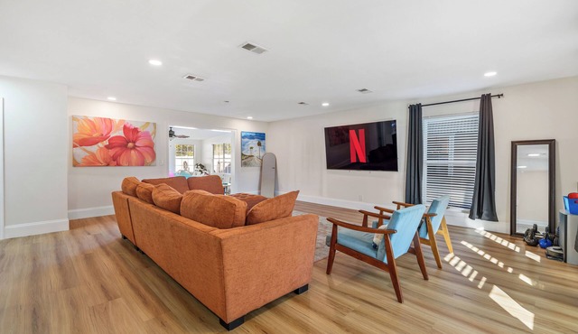 Heated Pool - Sleeps 12 - Games Galore - High Speed Wifi and Playset