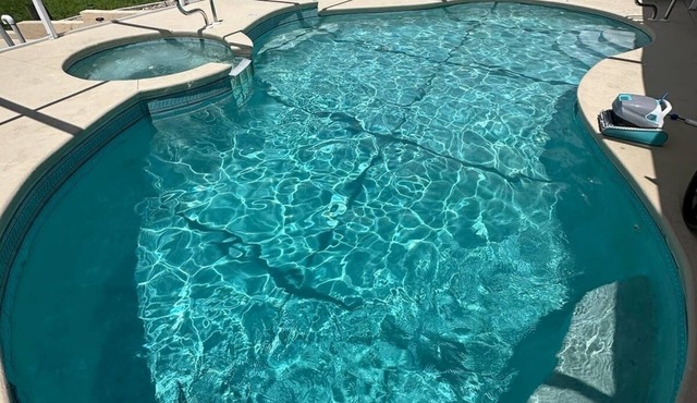 Heated Pool & Spa Getaway at Utopia M&D. Charming 3-BR Fort Myers
