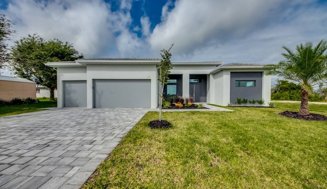 Heated Pool & Spa - New - Canal Freshwater - BBQ