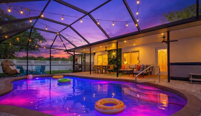 🔥 Heated Pool + Spa Sleeps 10+ Minutes to Siesta Key