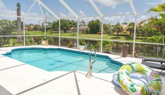 Heated Pool Spacious 5BR/4BA WiFi Water Views BBQ