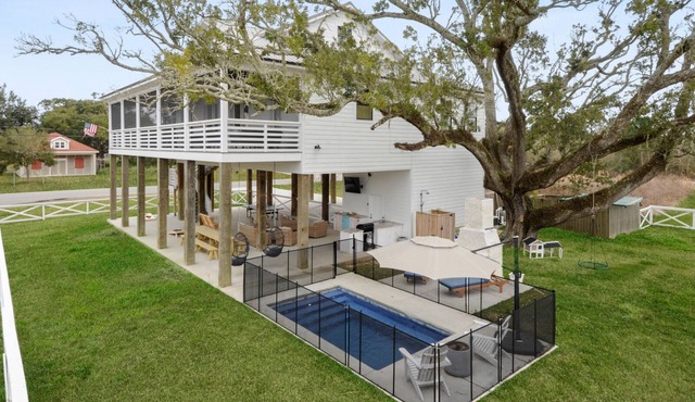 Heated Pool, Steps to Beach, Stylish Interior, Amenities Galore!