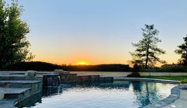 HEATED POOL TO 80° INCLUDED. WINE COUNTRY ESTATE. AMAZING VIEWS