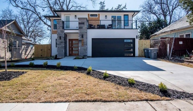 Heated Pool Urban Retreat near Downtown Dallas