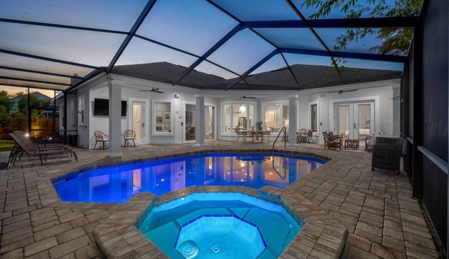 Heated Pool, Spa & Golf Simulator Getaway