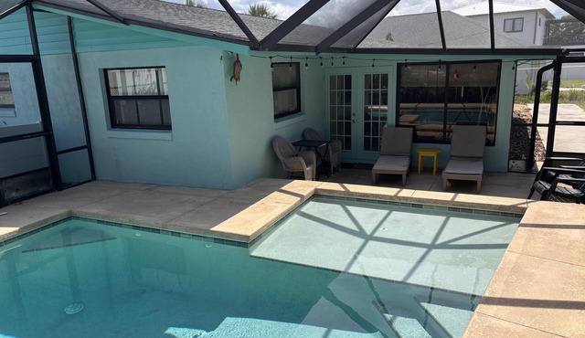 Heated pool, Very Kid and Dog Friendly & steps to the beach