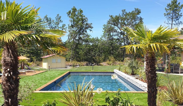 Heated Pool Villa, 24 Beds, Lake Parentis, 5-Star Rated