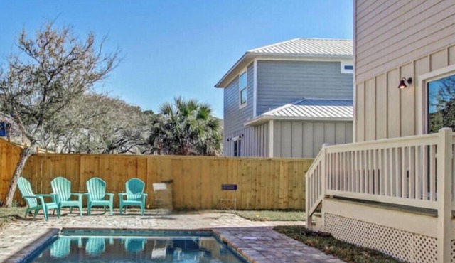 Heated Pool & Vilano Beach Pet Family Friendly Close to Historic Downtown