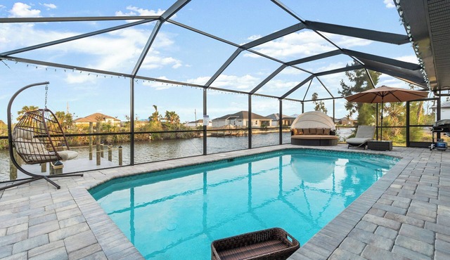 Heated Pool w/King Bed + Gulf Access + Game Room