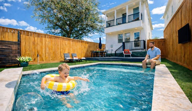 Heated Private Pool, Game Room, 3100 sqft Heights House, 3 suites, 25 Min to NRG