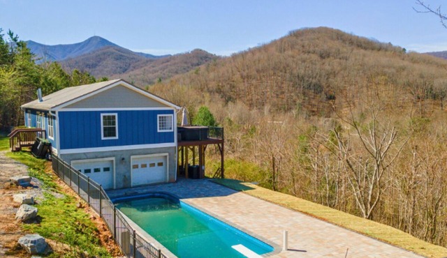 Heated Private Saltwater Pool; Hot Tub; 15 min AVL; 10 min Blue Ridge Parkway