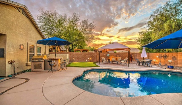 Heated Salt Water Pool Putting Green BBQ 4 Tv's