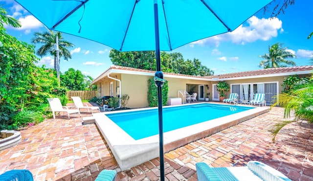 Heated SaltWater Pool! Ping Pong! Euro Style+Close To Beach!
