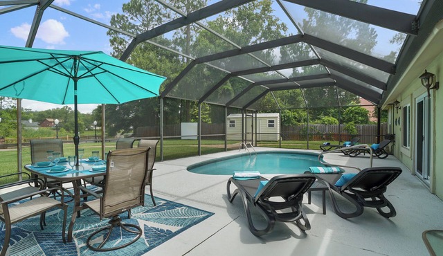 HEATED Saltwater POOL, Harry Potter, BBQ, Lake, Fishing, Gazebo, Games & Firepit