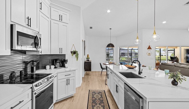 Heated Saltwater Pool, Pet Friendly, Gull Access & Dock - Dockside Dream Escape - Roelens