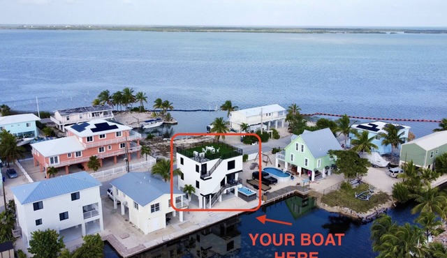 🐠 HEATED SWIM SPA/OPEN WATER VIEWS/BOAT DOCK/LUXURIOUS/ BUILT IN 2023🐬