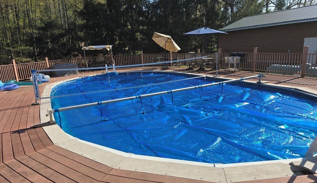 Heated Swimming Pool, 3-Bedroom 2-Bath Lake Home, AC, WiFi, Dock Access, Spooner
