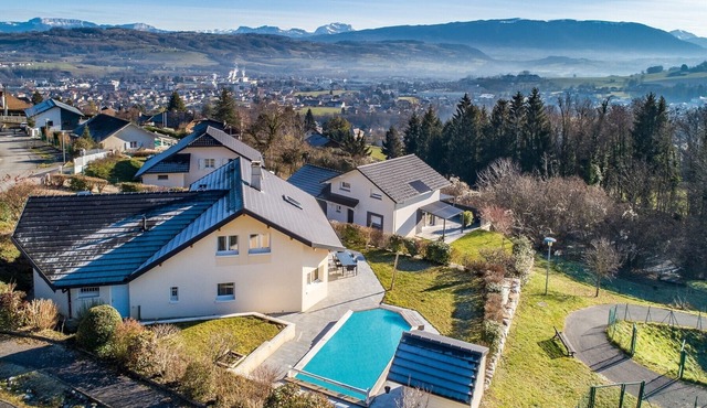 Heated, well-equipped house/pool between Lacs d'Annecy and Aix-les-Bains