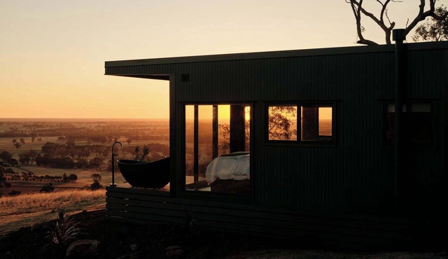 Heathcote Winery Stay with Sweeping Hilltop Views