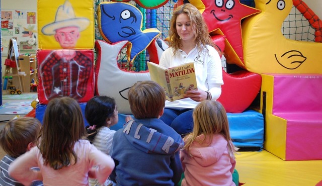 Heather Cottage - a chocolate box two bedroom cottage with lovely view over the front lawns and exce