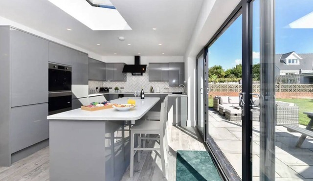 Heatherslade House - Free Hot Tub, Dog Friendly