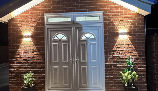 Heathrow-London Modern Guest House Luxe-Free Parking -EV Car charger