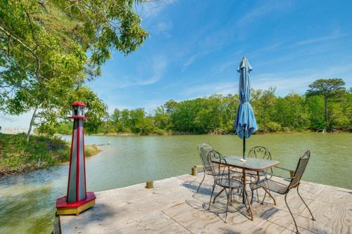 Heathsville Home w/Sunroom < 10 Mi to Beach!