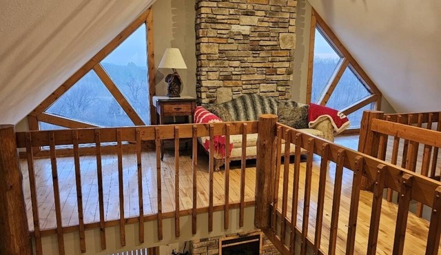 Heaven on the Hill nSleeps up to 25, prices based on 12 guests, events welcomed