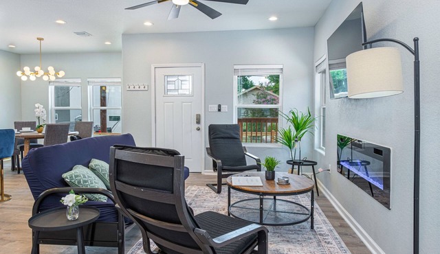 Heaven-sent Convenient 4BR 3BA Near Downtown
