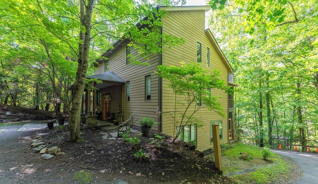 Heavenfell | Spacious Montreat Home | 1 Mile from Lake Susan & Conference Center!