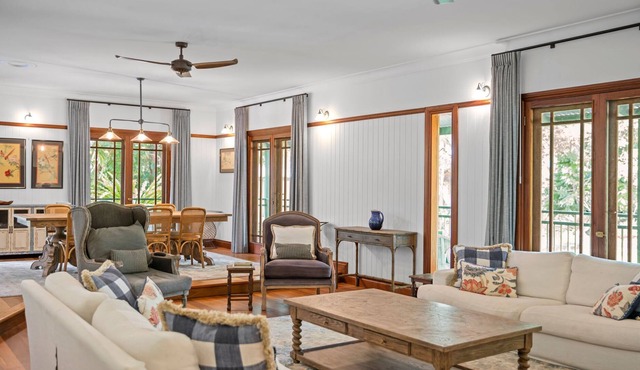 Heavenly 5BR Hinterlands Home