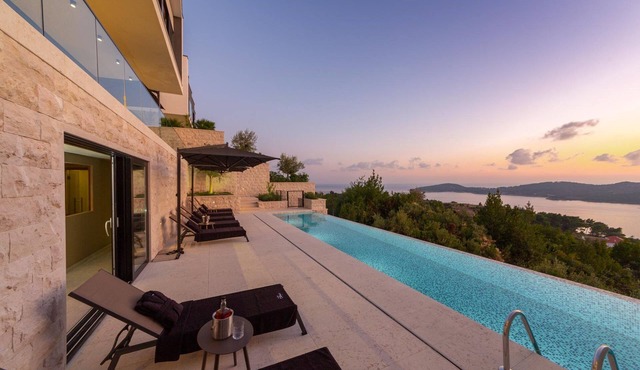 Heavenly Dubrovnik Villa | 5 Bedrooms | Villa Orasac Waterfront 1 | Magnificent