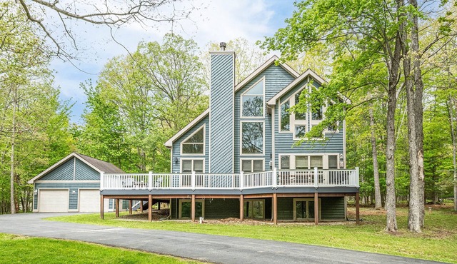 Heavenly Grove | Fire Pit & Pool Table! Walk to Lake!