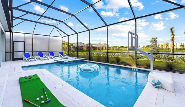 Heavenly Haven | Huge estate next to airport & Universal ft. a theater & arcade