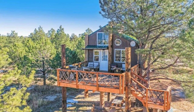 Heavenly Haven Treehouse
