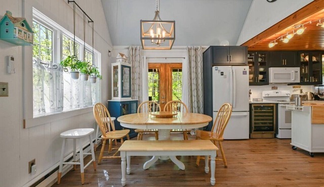 Heavenly Hideaway a cozy Winter Escape Near Skiing, Hiking & Hawley Charm