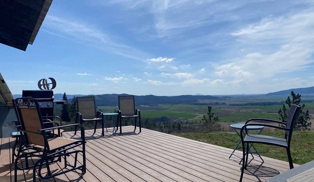 Heavenly Hilltop Barndominium. Bring your horses!