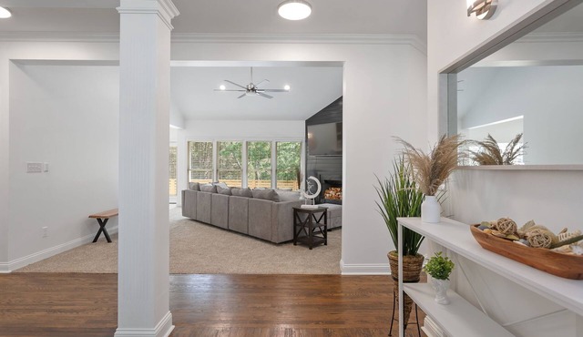 Heavenly Lakefront Six Bedroom Hideaway