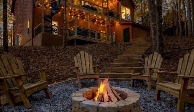 Heavenly Pines - Rustic Getaway w/Hot Tub