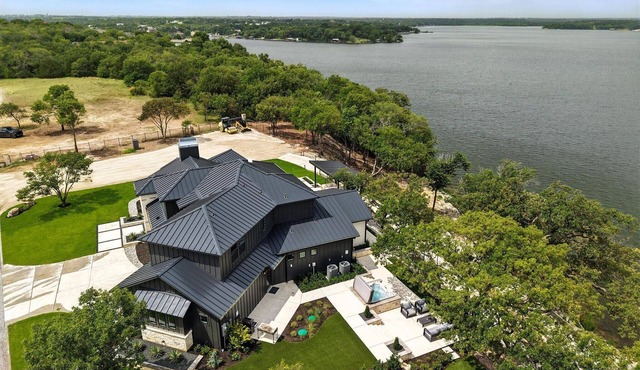 Heavenly Retreat – 5BD/5.5BA of Waterfront Living