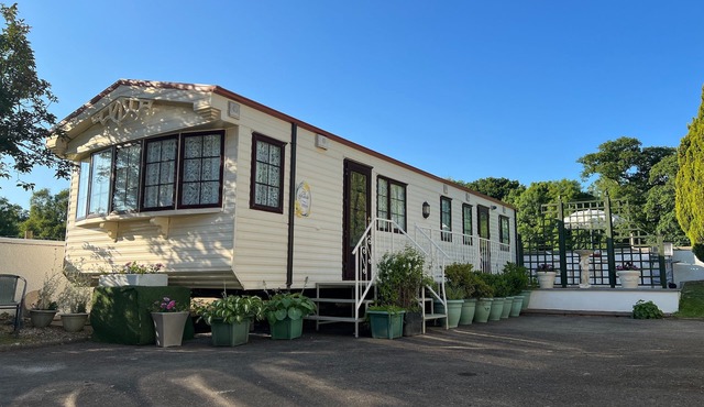 Heavenly Retreat - spacious & peaceful with patio