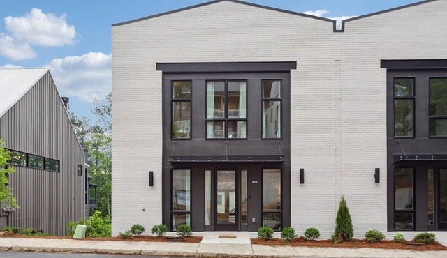 Heavens Dew - Beautiful 3-bedroom townhome w/gameroom in the Serenbe Community