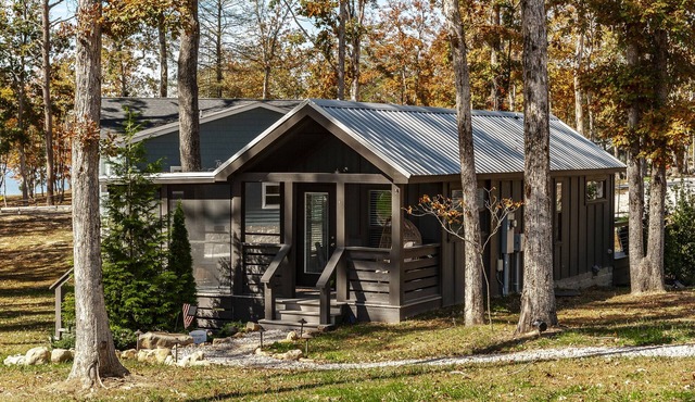 Heavensent Tiny Home @ The Retreat at Water's Edge - Lake Views!