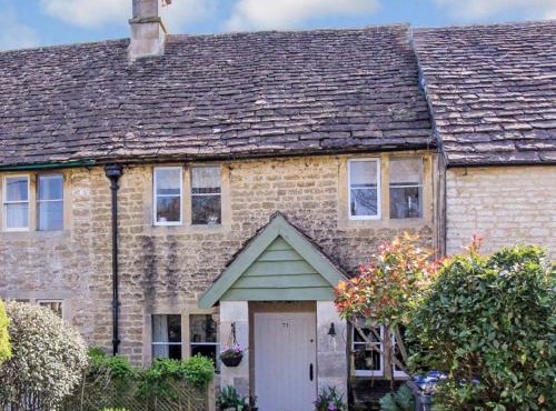 HEBE COTTAGE - Idyllic and homely with attention to detail