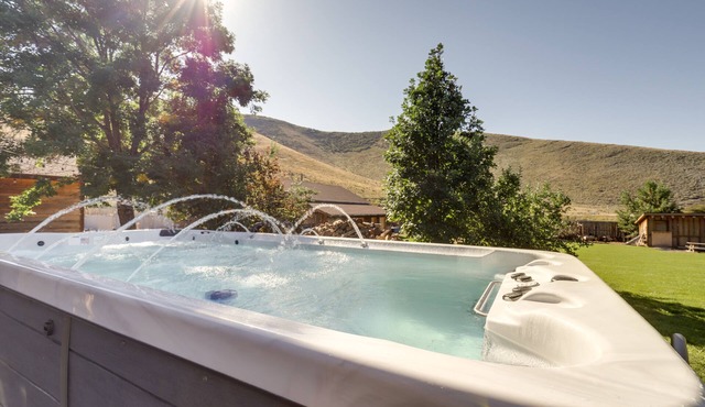Heber City Home: Private Yard & Hot Tub!