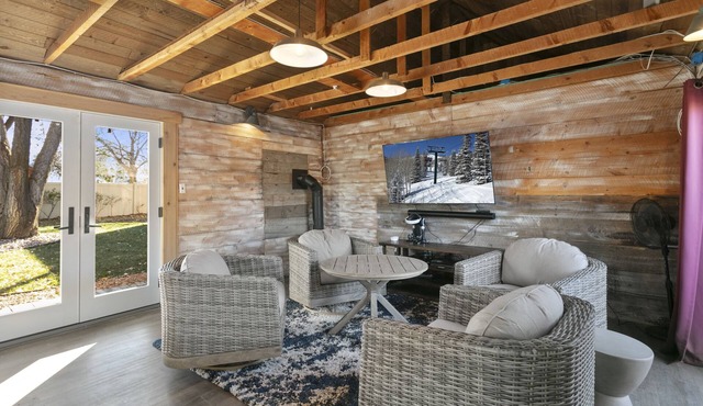 Heber's Outpost Hideaway, Hot Tub, Two Master Bedrooms, Outdoor Kitchen, Office, Game Room