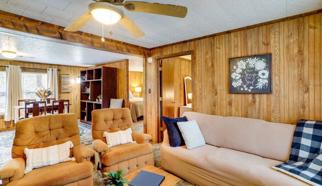 Heber Springs Cabin w/Deck: 3 Mi to Sugarloaf Mtn