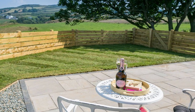 Hebog - a coastal that sleeps 2 guests in 1 bedroom